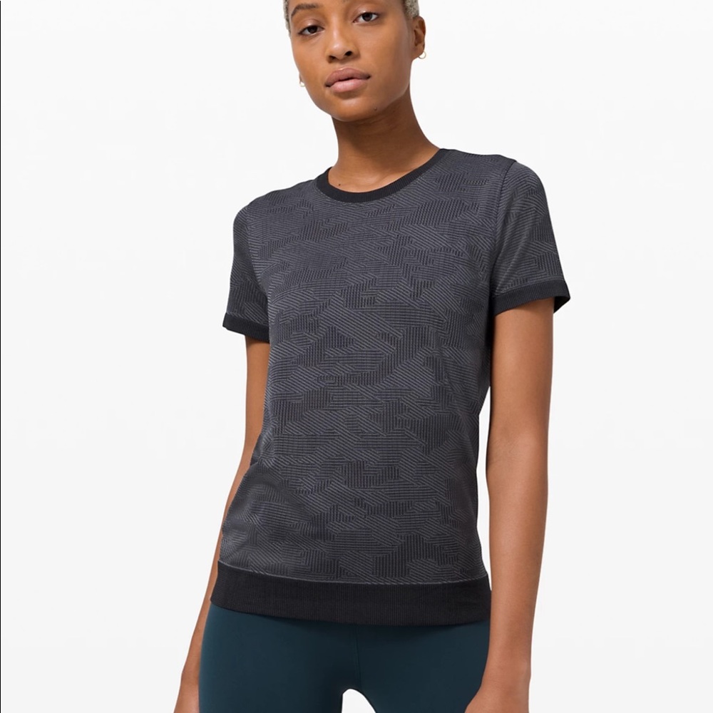 Lululemon Swiftly Breathe Shirt Sleeve